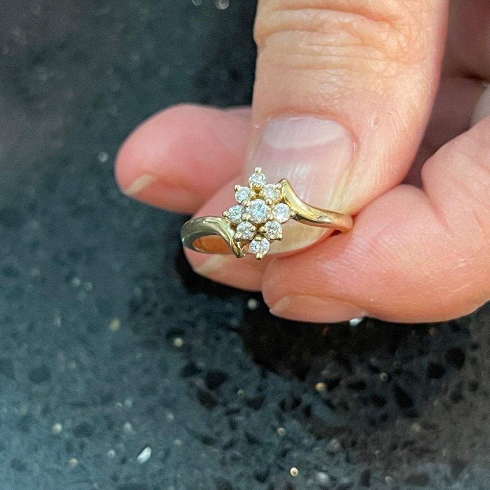 14K Solid Gold 0.24cttw Diamond Ring